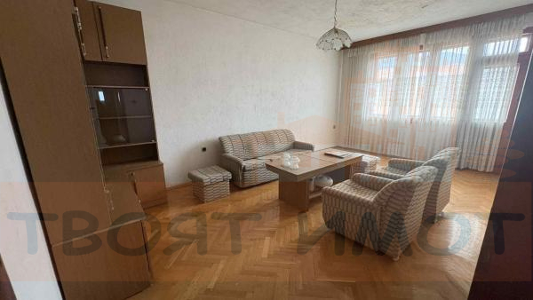 Продава Четиристаен апартамент